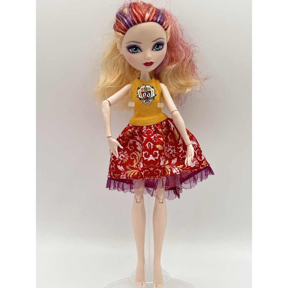 Ever After High Apple White School Spirit Doll with Dress Mattel 2012